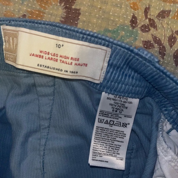 Gap wide leg cords - Picture 3 of 4